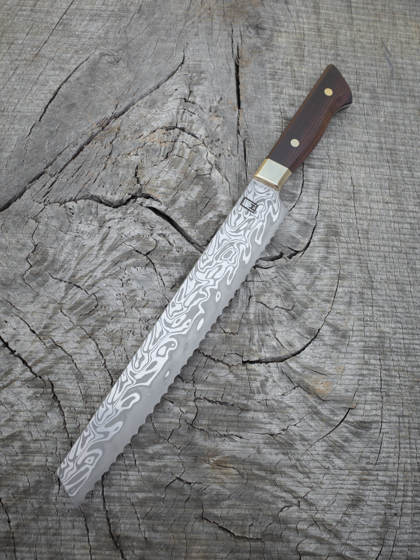 Bread Knife – 9.5" Stainless Damascus Blade, Kingwood & Brass Handle
